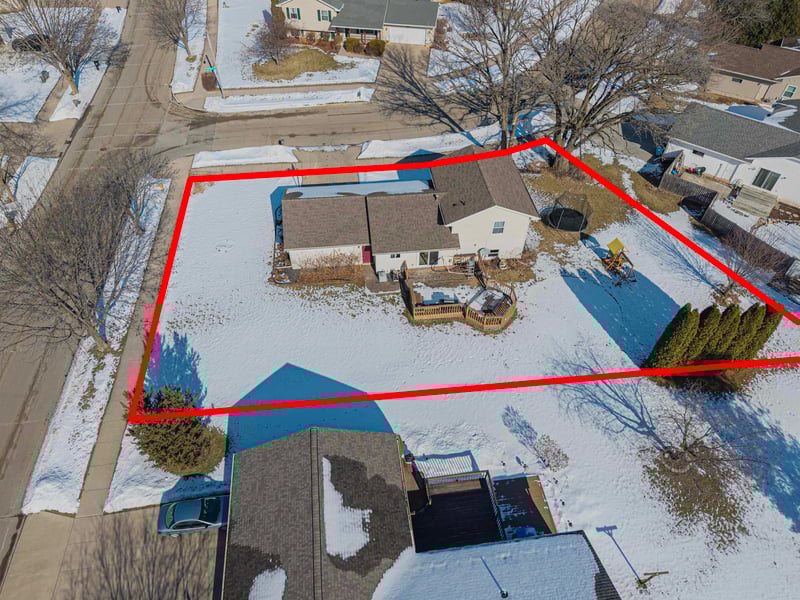 1390 Timothy Trl, Oshkosh, WI 54904