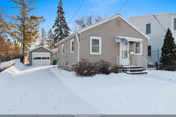 421 Abrams St, Green Bay, WI 54302