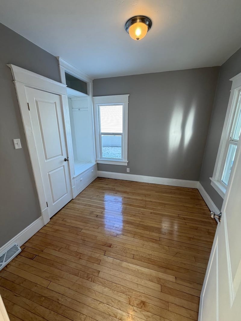 310 Clay St, Green Bay, WI 54301