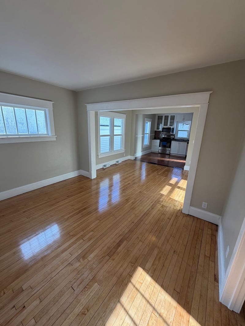 310 Clay St, Green Bay, WI 54301