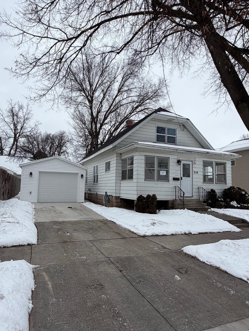 310 Clay St, Green Bay, WI 54301
