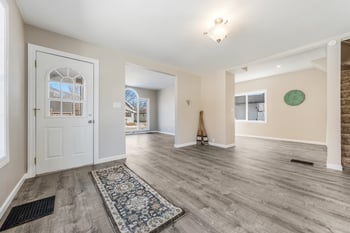 1357 Ceape Ave, Oshkosh, WI 54901