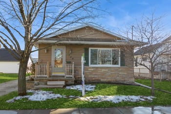 1309 Graham Ave, Oshkosh, WI 54902-2618