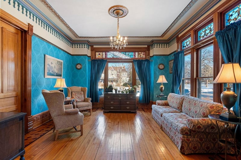 1107 Algoma Blvd, Oshkosh, WI 54901