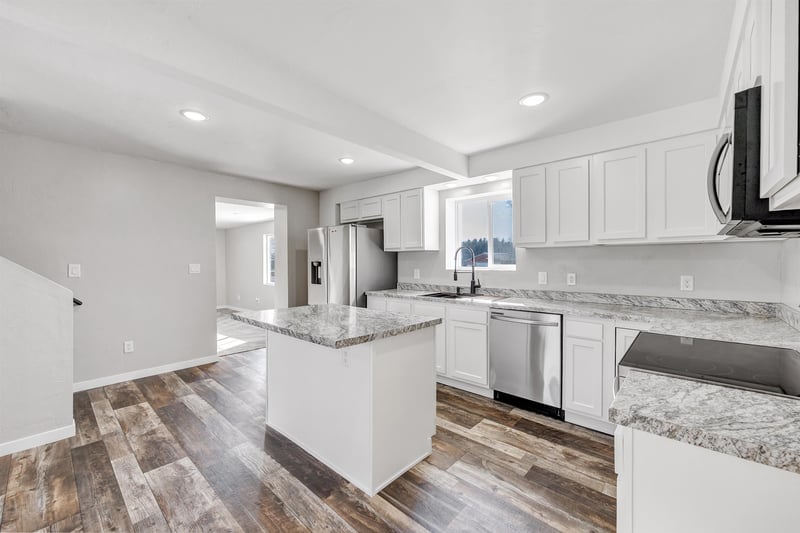 6208 Kriescher Rd, Lena, WI 54139
