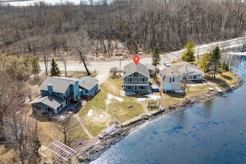 2210 Westwind Rd, Oshkosh, WI 54904-1040