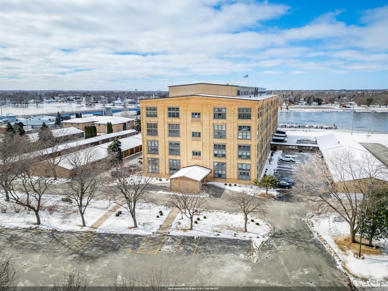 1545 Arboretum Dr #201, Oshkosh, WI 54901-2797