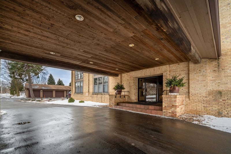 1545 Arboretum Dr #201, Oshkosh, WI 54901-2797