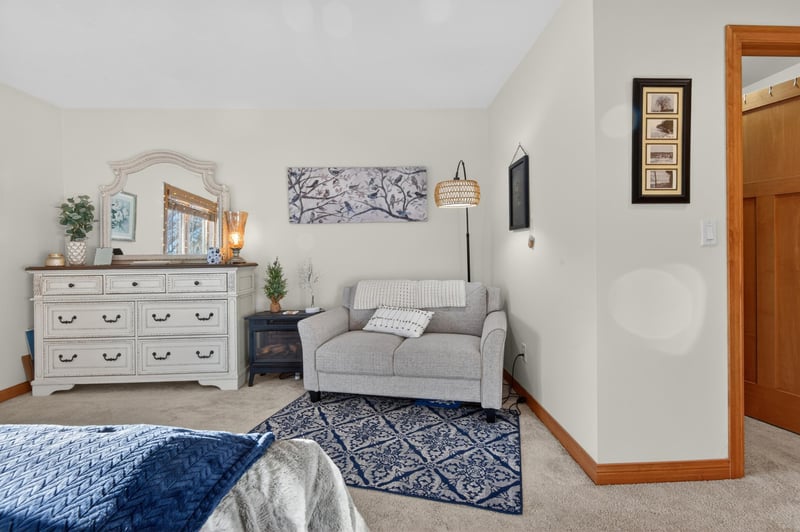 1127 Princess Dove Cir, De Pere, WI 54115-6846