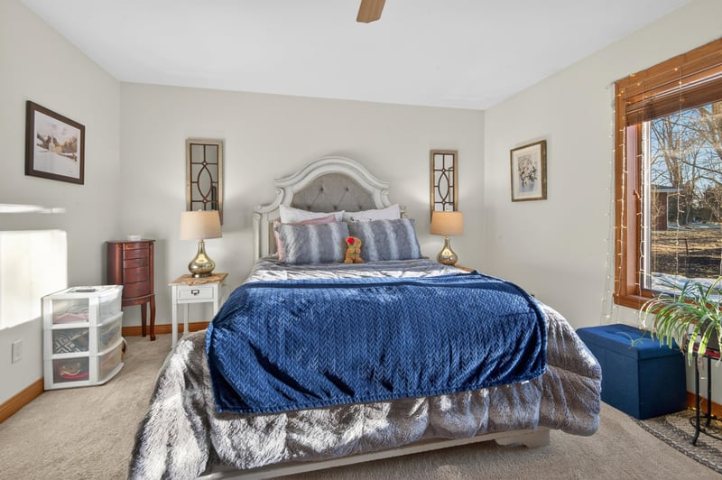 1127 Princess Dove Cir, De Pere, WI 54115-6846