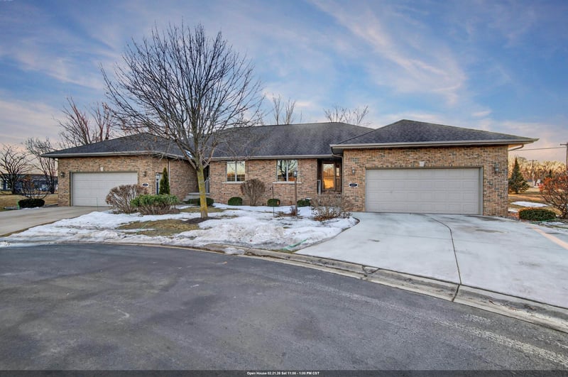 1127 Princess Dove Cir, De Pere, WI 54115-6846