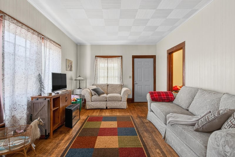 1008 9th Ave, Oshkosh, WI 54902