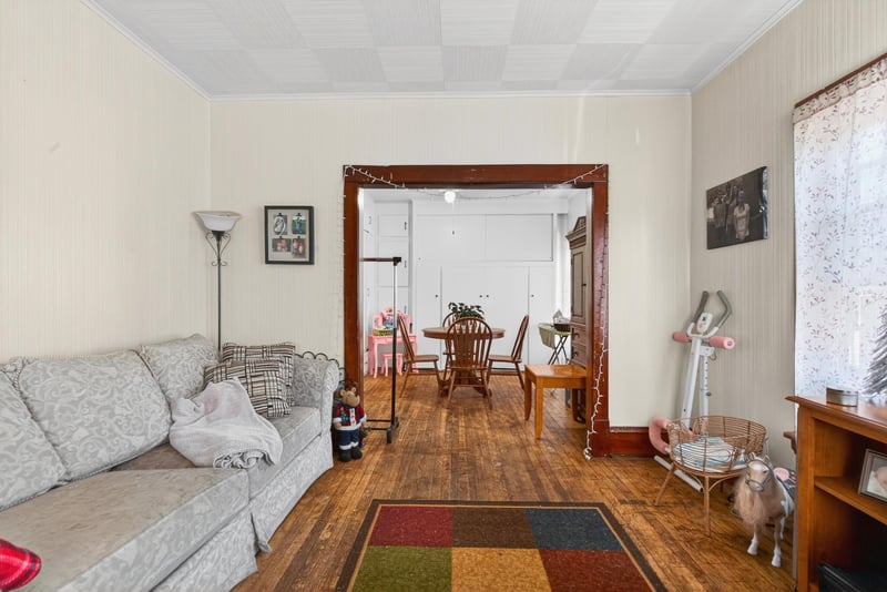 1008 9th Ave, Oshkosh, WI 54902