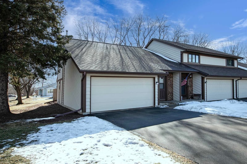 2895 4th St #2A, Appleton, WI 54914-4330