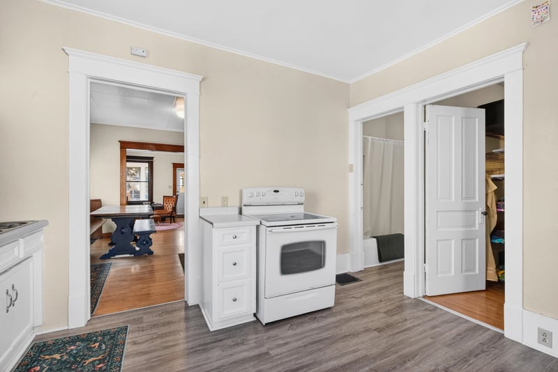 232 8th Ave, Oshkosh, WI 54902