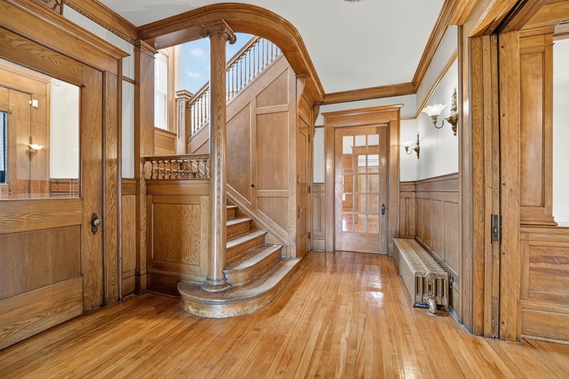 1133 Algoma Blvd, Oshkosh, WI 54901