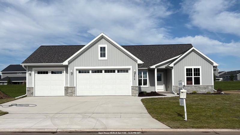 1415 Divinity Dr, De Pere, WI 54115