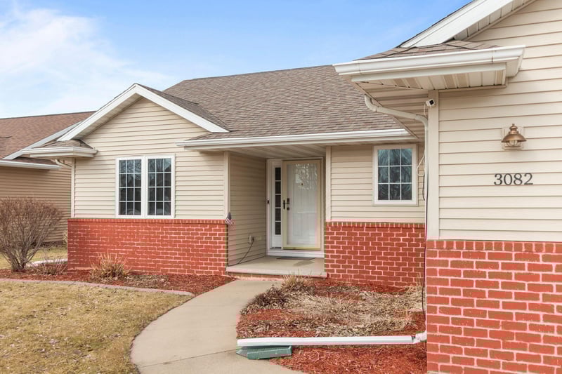 3082 Winnipeg St, Menasha, WI 54952