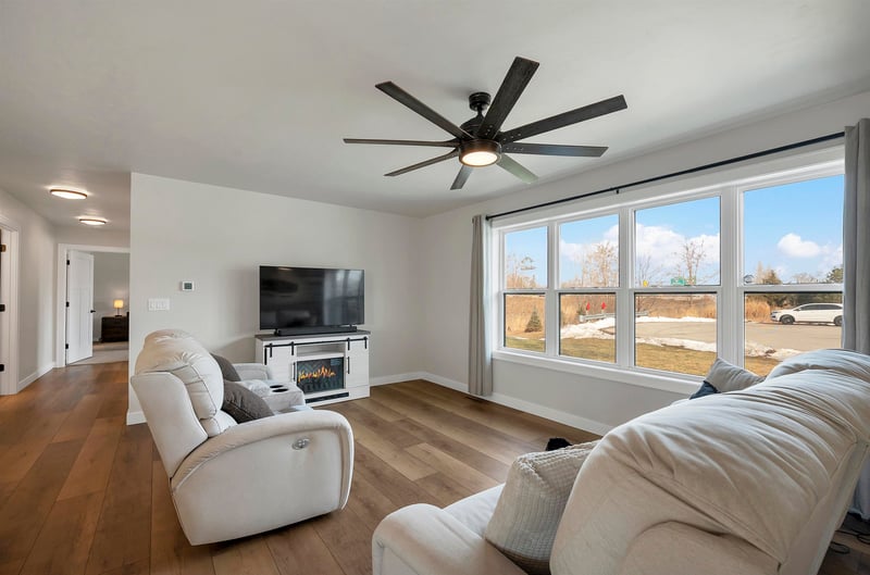 2039 Lone Grove Ave, Green Bay, WI 54303