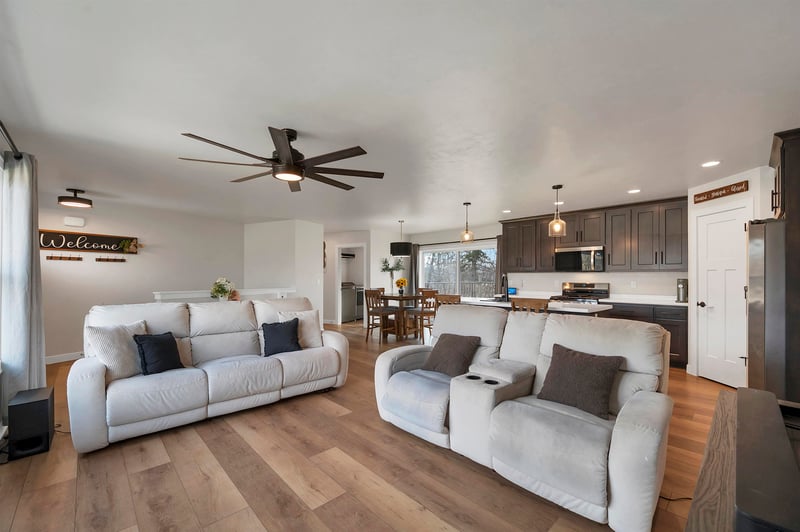 2039 Lone Grove Ave, Green Bay, WI 54303