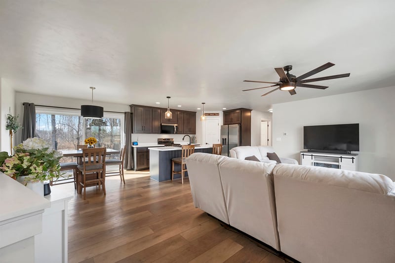 2039 Lone Grove Ave, Green Bay, WI 54303