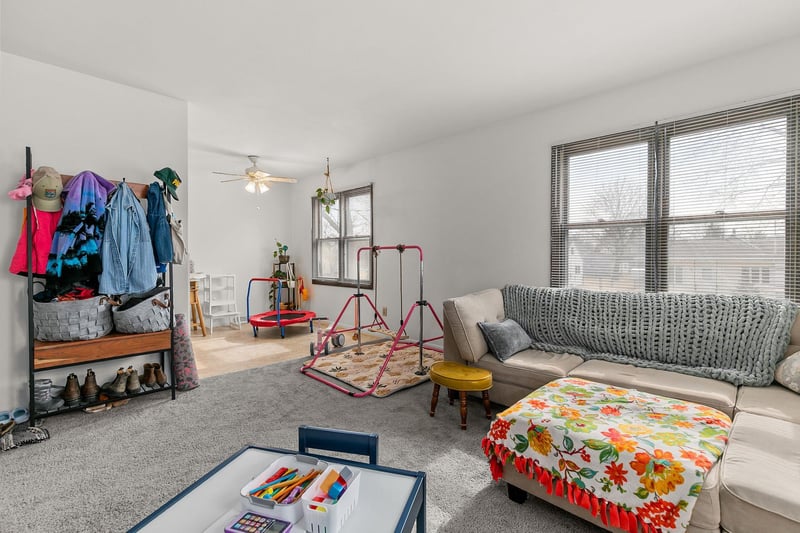 1050 Van Buren Ave, Oshkosh, WI 54902-3468