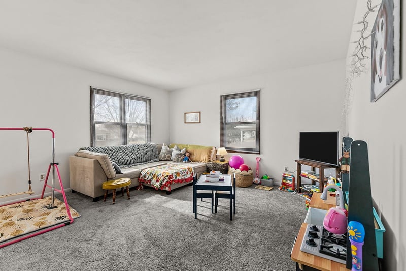 1050 Van Buren Ave, Oshkosh, WI 54902-3468