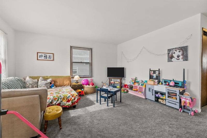 1050 Van Buren Ave, Oshkosh, WI 54902-3468