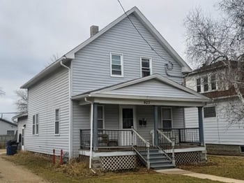 937 Sawyer St, Oshkosh, WI 54901