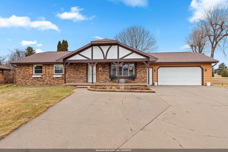 36 Apache Ct, Appleton, WI 54911