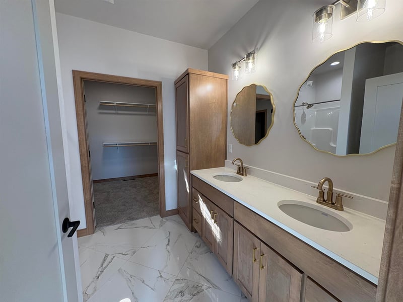 3117 Lazy Oak Ct, Green Bay, WI 54311