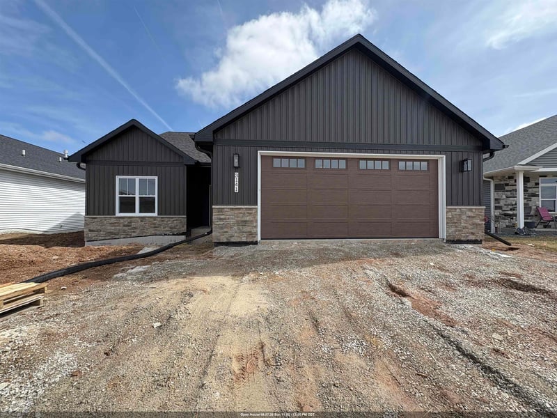 3141 Lazy Oak Ct, Green Bay, WI 54311