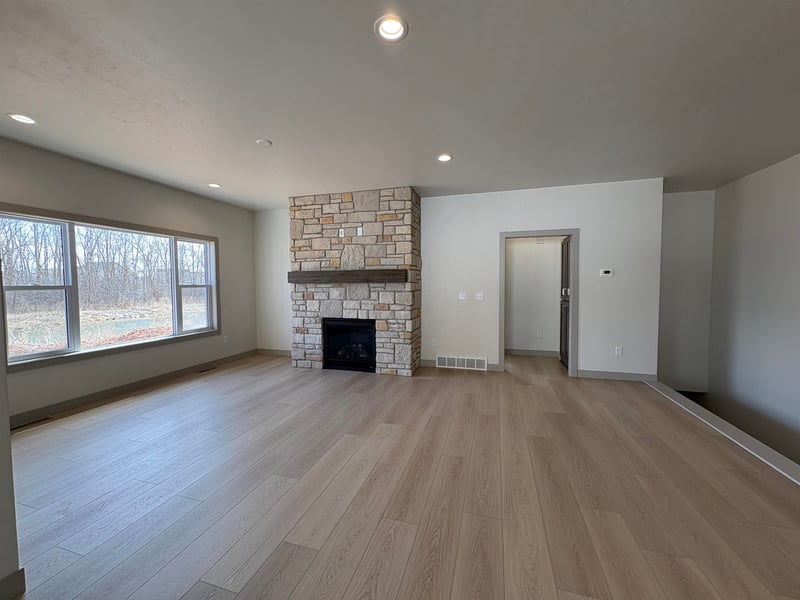 3141 Lazy Oak Ct, Green Bay, WI 54311