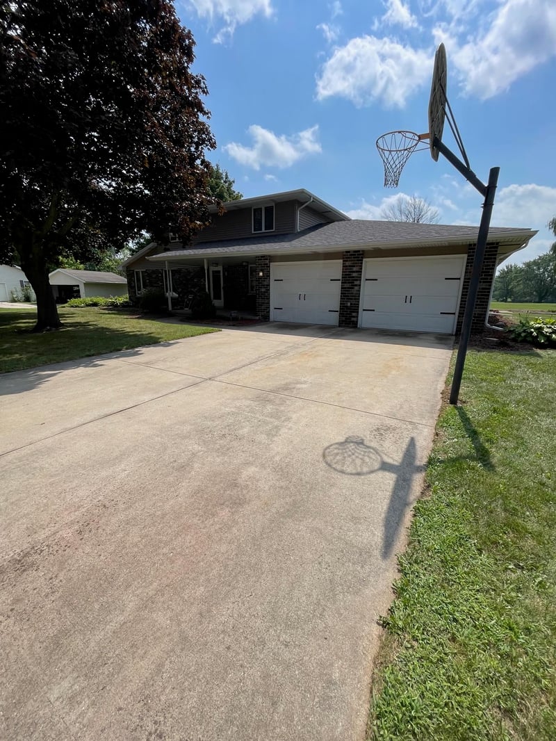3076 Inverness Ln, New Franken, WI 54229-9769