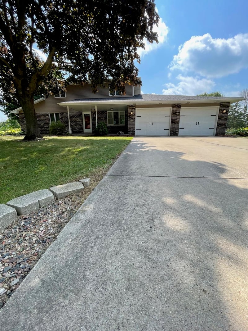3076 Inverness Ln, New Franken, WI 54229-9769