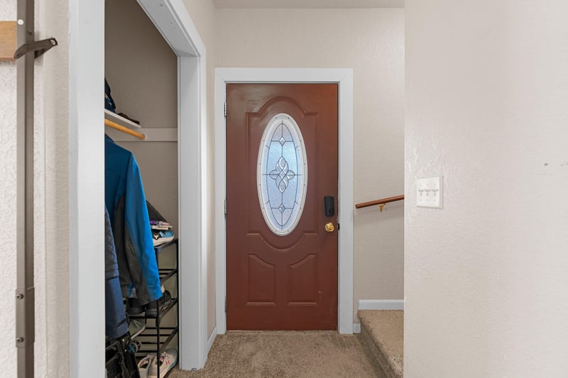 1214 Grand St, Oshkosh, WI 54901-3828