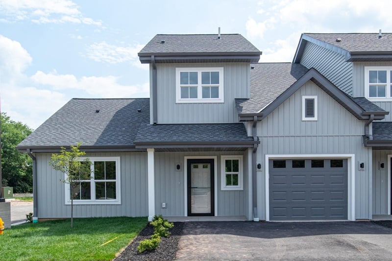 1068 20th Ave, Oshkosh, WI 54902-6618