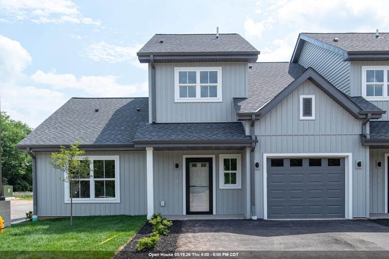 1068 20th Ave, Oshkosh, WI 54902-6618