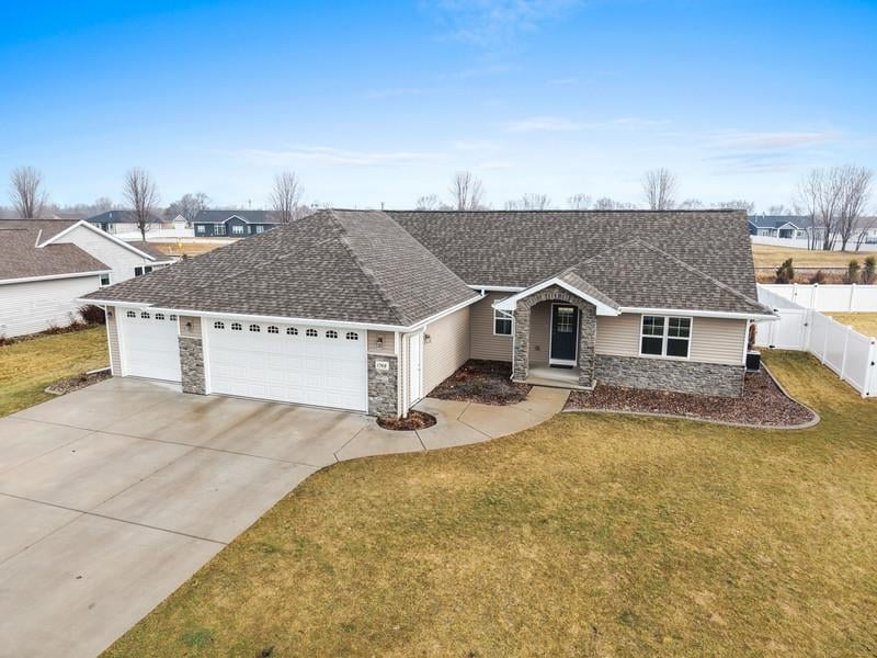 1748 Bridge Port Cir, De Pere, WI 54115