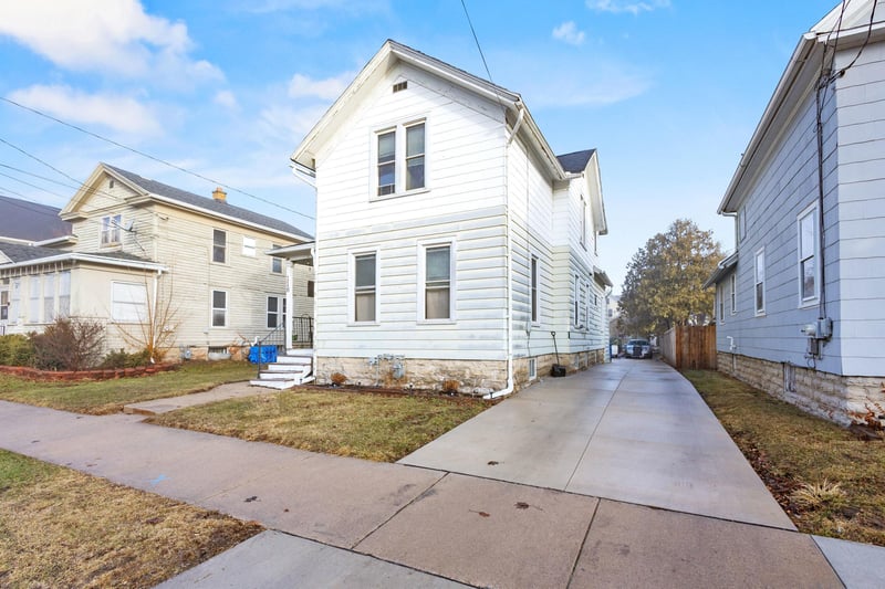 118 12th Ave, Oshkosh, WI 54902
