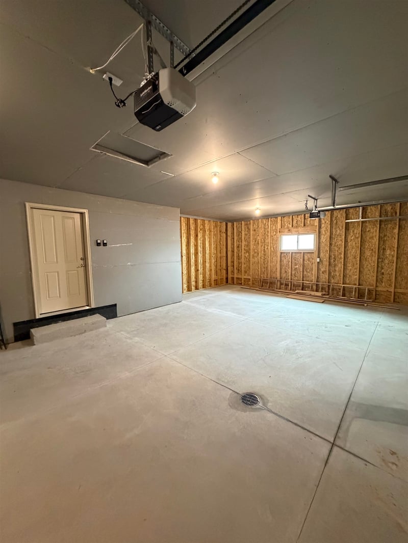 1624 Frontier Rd, Luxemburg, WI 54217