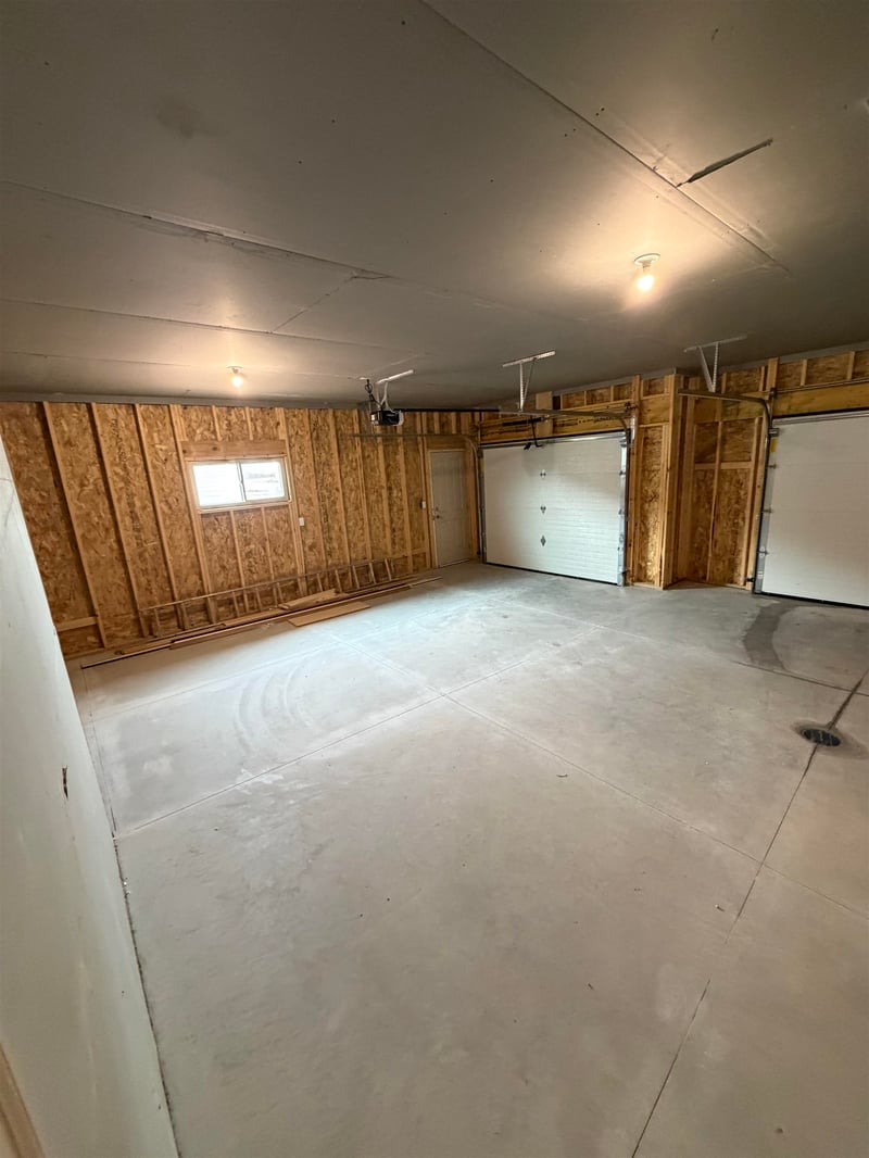 1624 Frontier Rd, Luxemburg, WI 54217