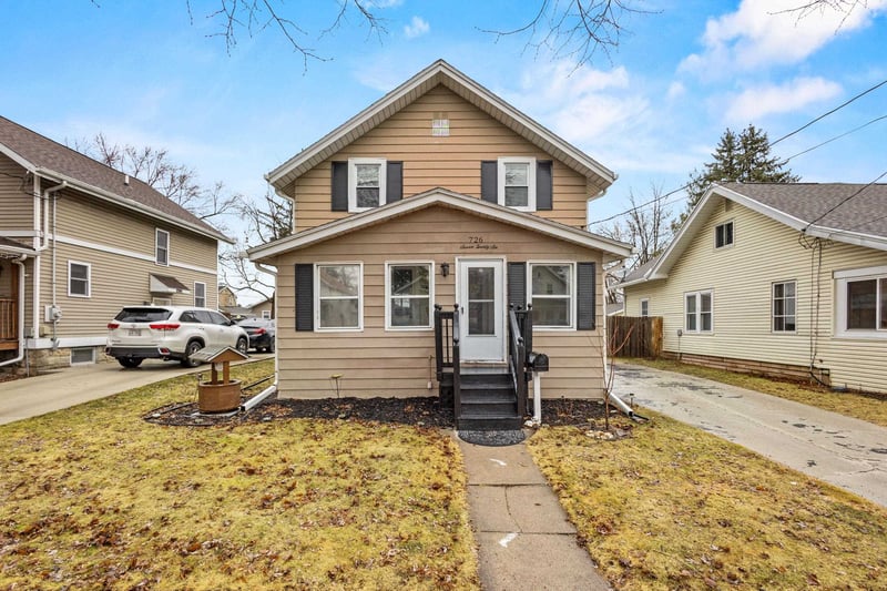 726 Summer St, Appleton, WI 54914
