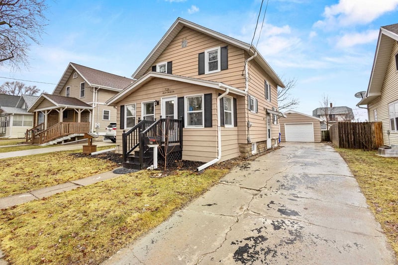 726 Summer St, Appleton, WI 54914