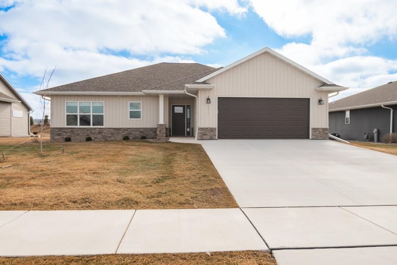 2513 Tipperary Trl, De Pere, WI 54115-8823