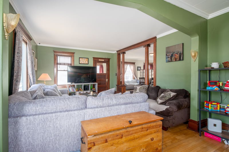 561 Bowen St, Oshkosh, WI 54901