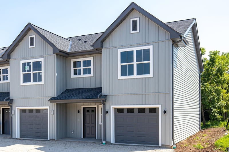 1084 20th Ave, Oshkosh, WI 54902-6618