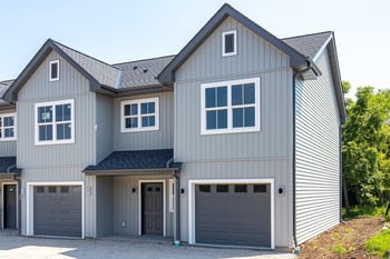 1084 W 20th Ave, Oshkosh, WI 54902-6618