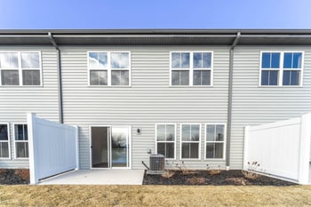 1076 20th Ave, Oshkosh, WI 54902-6618