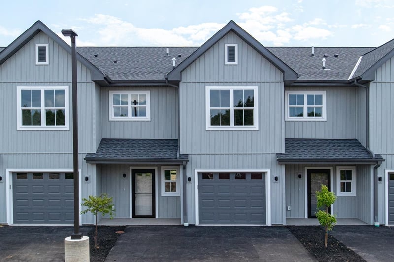 1076 20th Ave, Oshkosh, WI 54902-6618